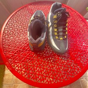 Nike black and Yellow Low-Top Athletic Sneakers